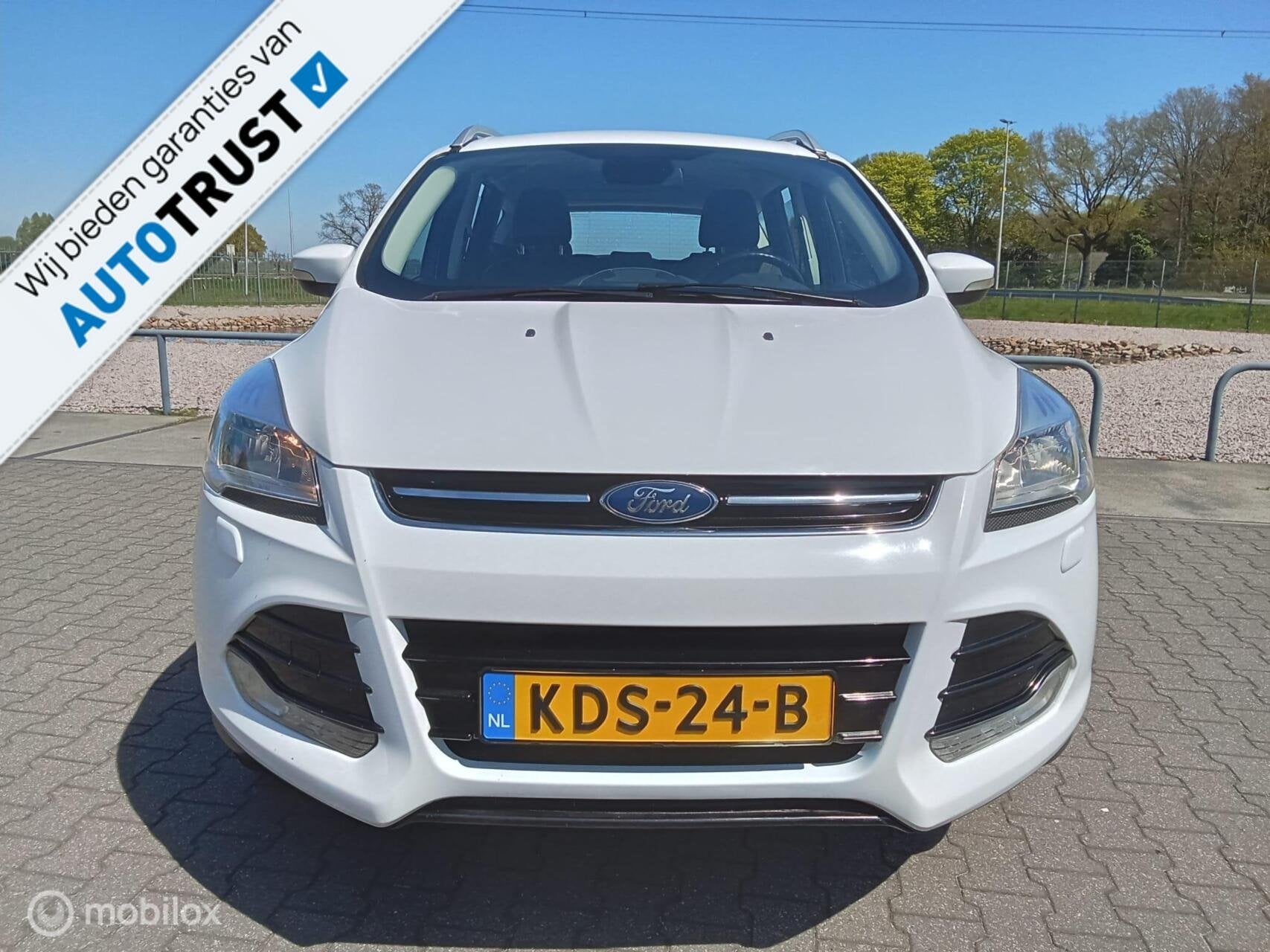 Foto 2 van Ford Kuga 1.5 Titanium Styling Pack/clima/cruis/trekhaak