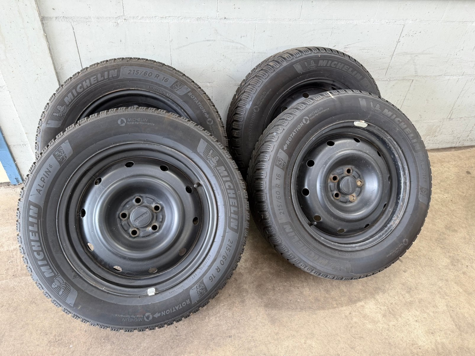 Subaru Outback velgen met winterbanden, Ophalen