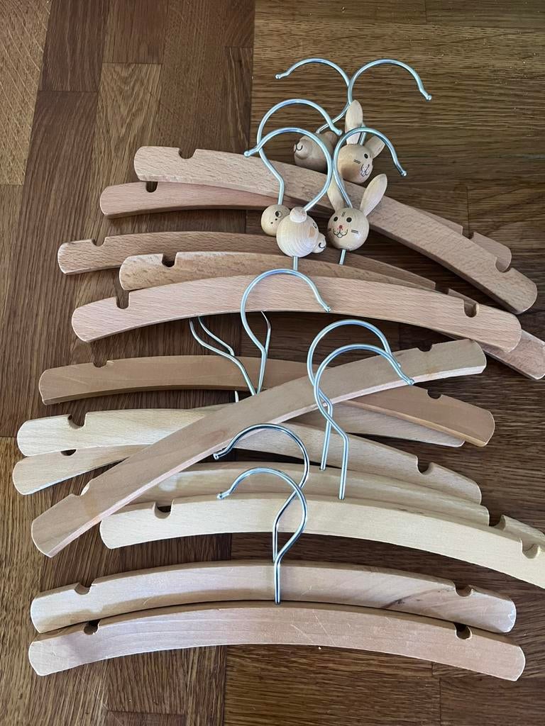 13 baby kledinghaakjes, Kleding | Dames, Kledinghangers, Ophalen of Verzenden, Zo goed als nieuw, Hout, Kinderen