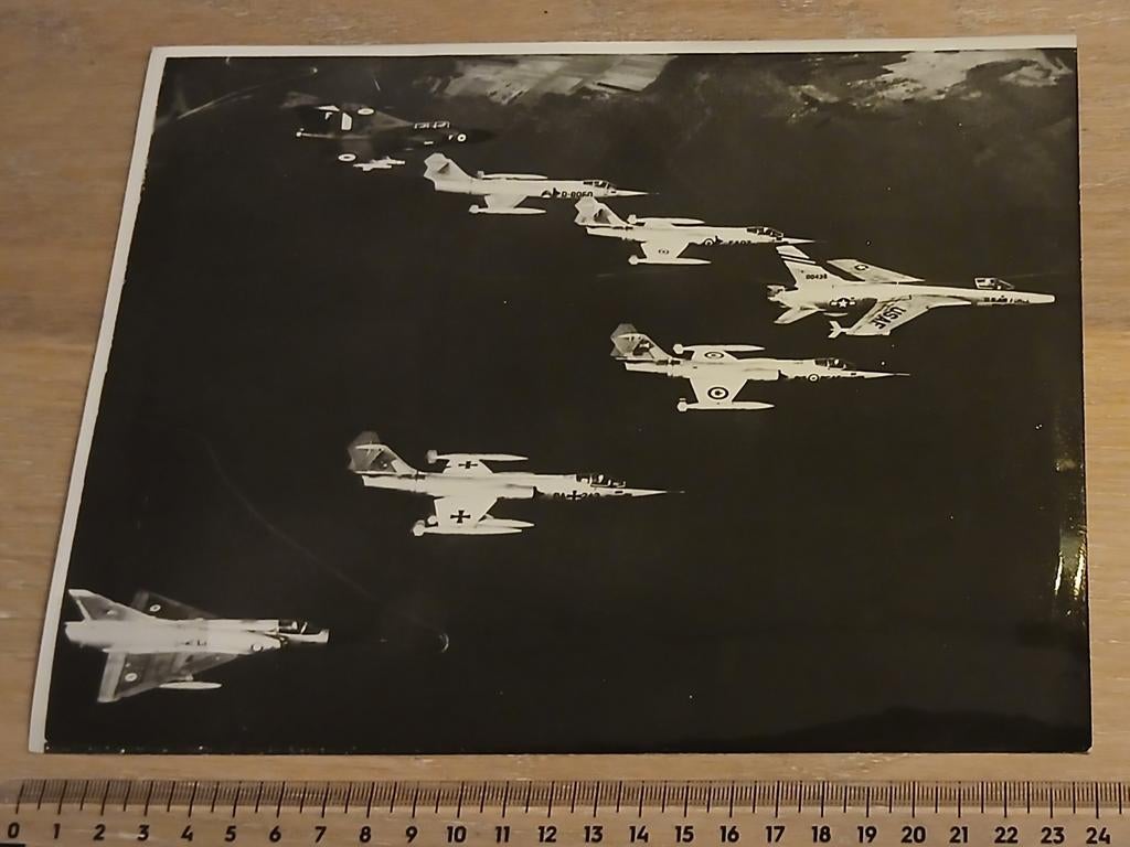 Persfoto 13 jaar "Aircent" F-104 Mirage & Javelin Luchtvaart, Verzamelen, Luchtvaart en Vliegtuigspotten, Ophalen of Verzenden