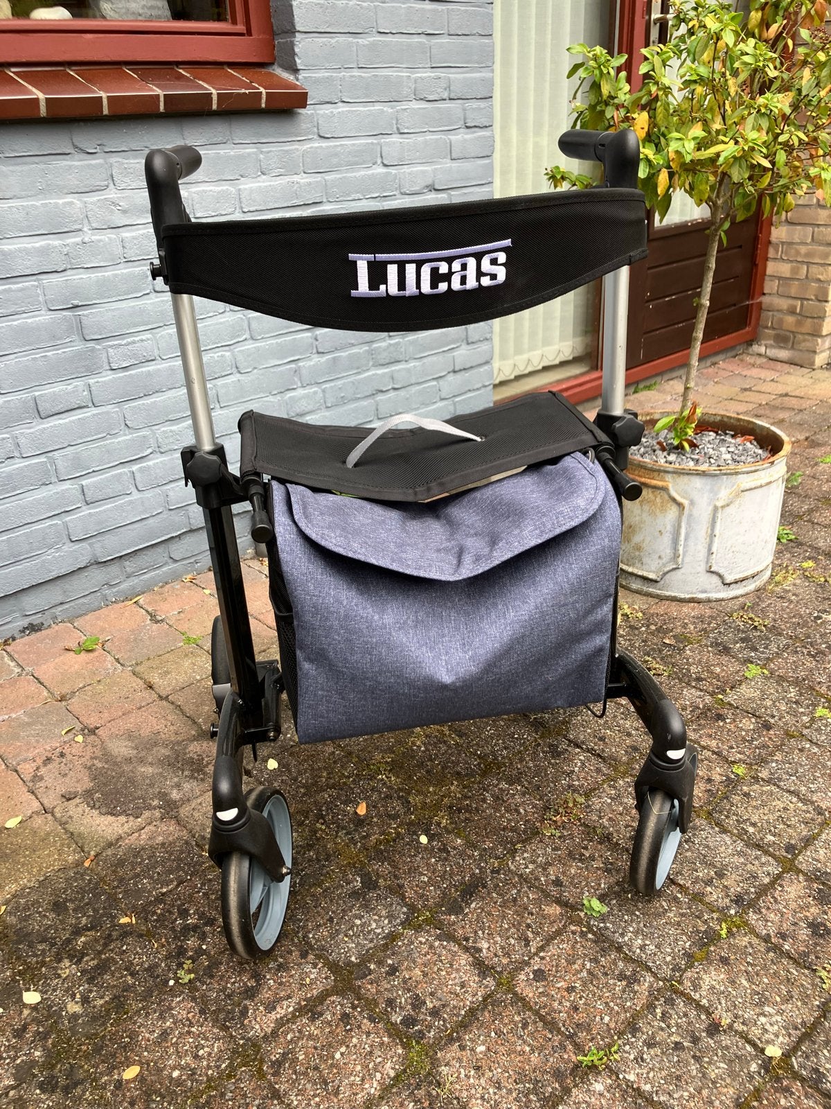 Hippe lichte rollator, makkelijk invouwbaar, Diversen, Ophalen, Zo goed als nieuw