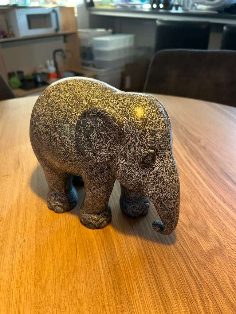 Elephant parade - 20 cm - Scratch, Verzamelen, Ophalen of Verzenden, Zo goed als nieuw, Dier