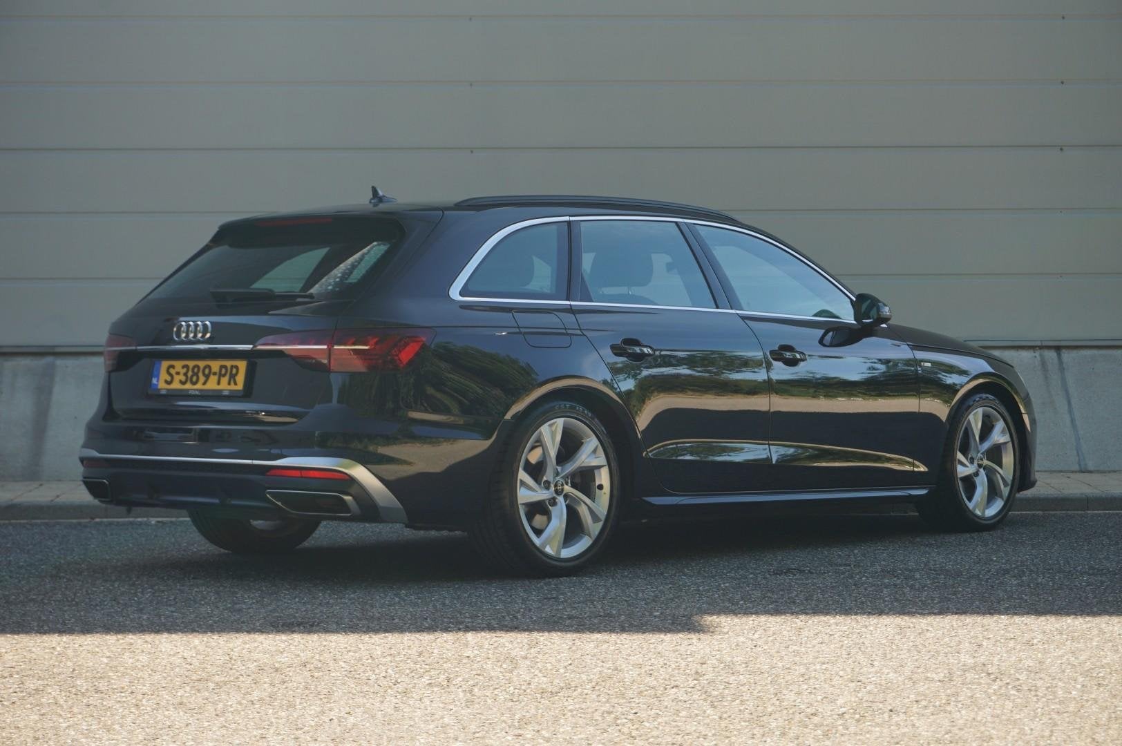 Audi A4 Avant 35 TFSI 150pk MHEV S Edition | Verwarmb.Stuur, Auto's, Gebruikt, 4 cilinders, Zwart, Origineel Nederlands