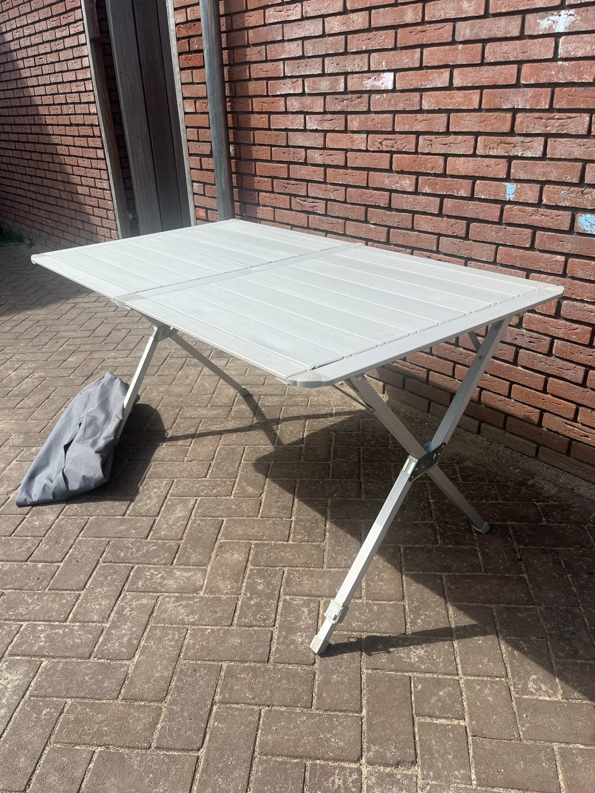 Opvouwbare Campingtafel - 140x80x70 cm, Caravans en Kamperen, Ophalen of Verzenden, Gebruikt, Campingtafel