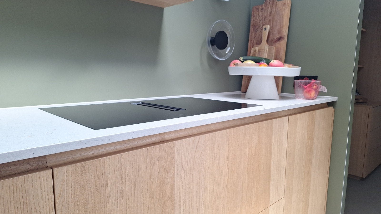 Bosch PVQ821H26E Inductiekookplaat, geïntegreerde afzuigin, Ophalen, 4 kookzones, Zo goed als nieuw, Inbouw