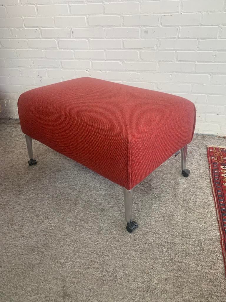 Poef Mayon van Leolux heeft met opvallende organische lijnen, Minder dan 50 cm, Rond, Ophalen of Verzenden, Zo goed als nieuw