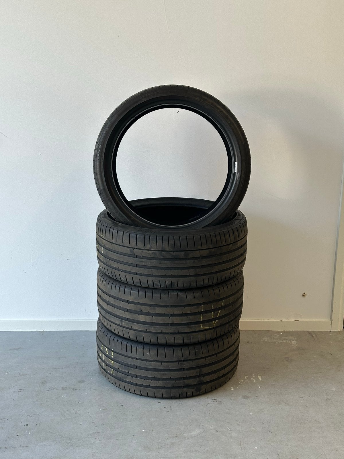 4 zomerbanden - 235/35 R19 - Pirelli - Dunlop, Ophalen of Verzenden, Gebruikt