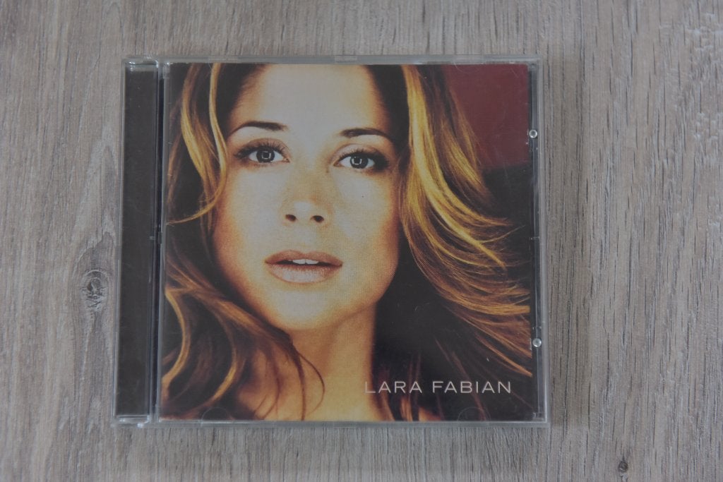 LARA FABIAN -- LARA FABIAN, Inclusief boekje, Zo goed als nieuw, Album, Verzenden