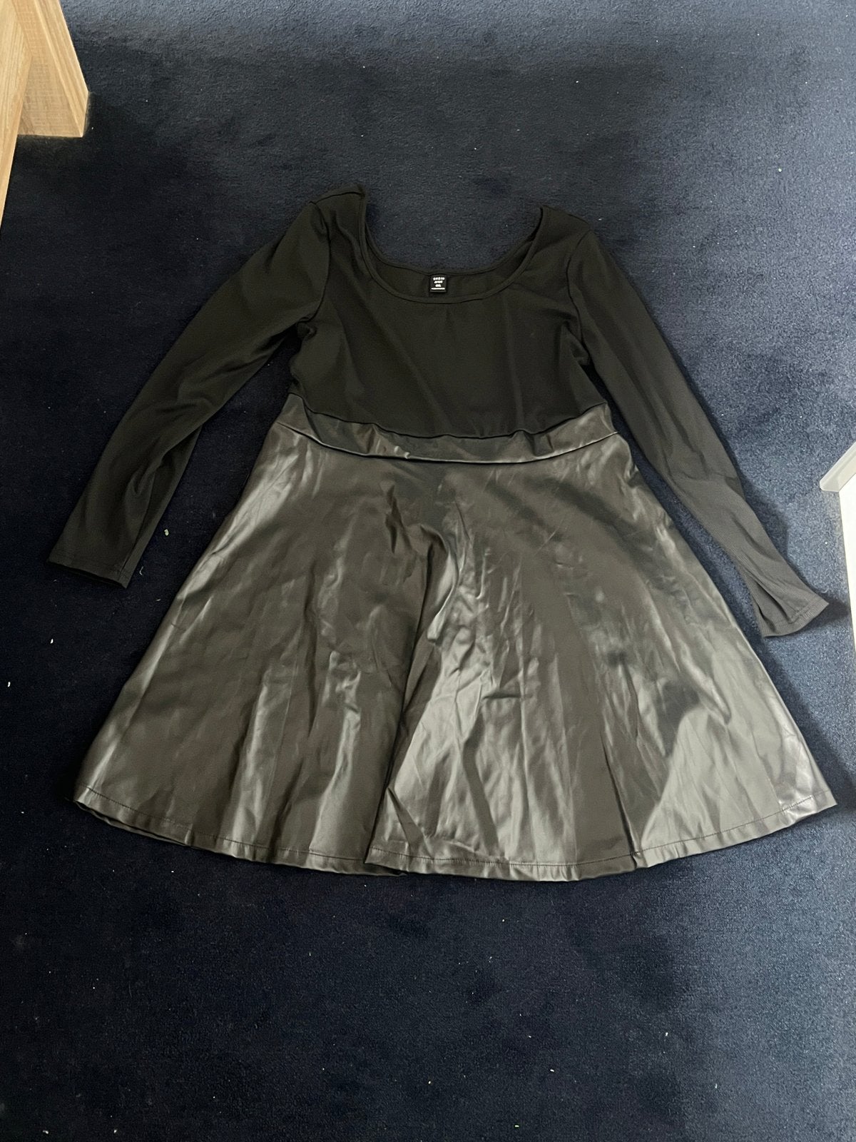 Zwarte jurk met leren rok - Maat XL, Kleding | Dames, Verzenden, Gedragen, Maat 46/48 (XL) of groter, Zwart