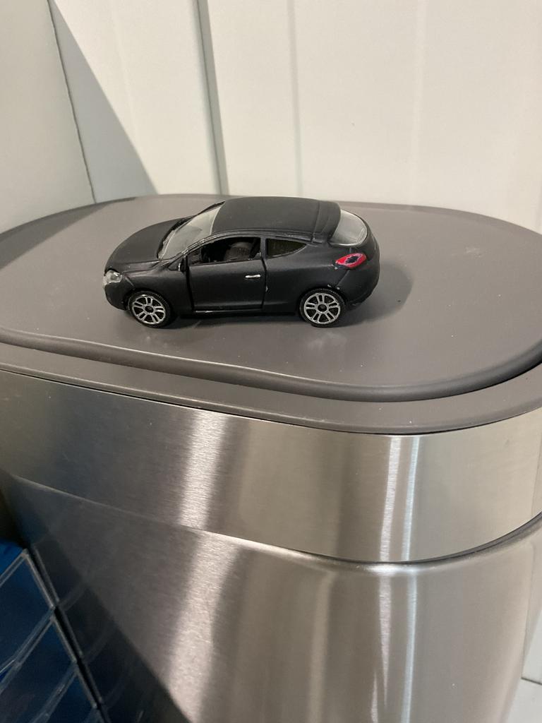 Renault Megane Coupe matzwart, Ophalen, Zo goed als nieuw