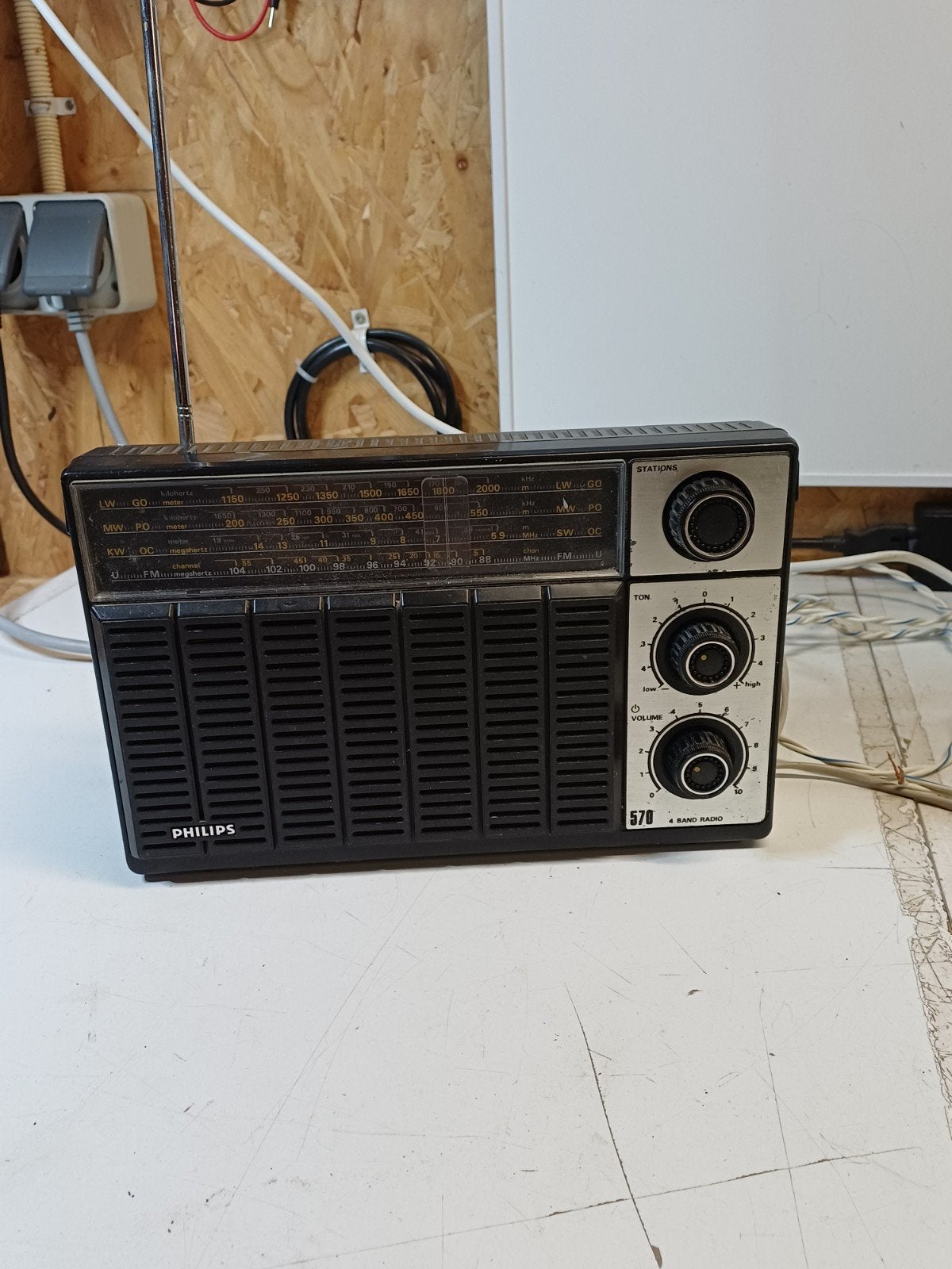 Philips 570 4-bands transistorradio uit 1978 - Goede staat, Audio, Tv en Foto, Radio's, Ophalen of Verzenden, Gebruikt, Transistorradio