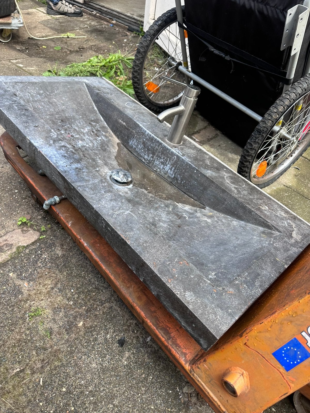 Wasbak mermer met kran €65, 100 liter of meer, Ophalen, Zo goed als nieuw, Transportkar