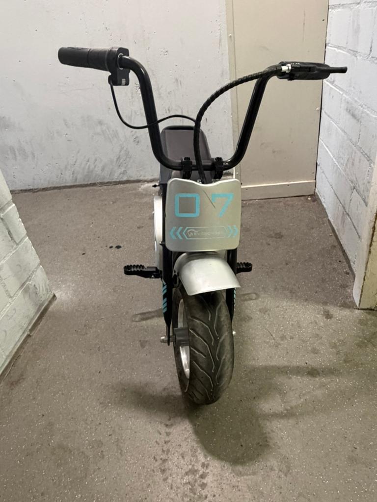 Kinder motor elektrische, Ophalen, Zo goed als nieuw