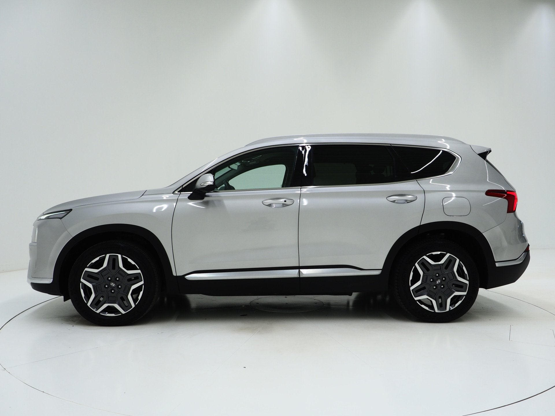 Hyundai Santa Fe 1.6 T-GDI PHEV Premium 7p. | Leder | HUD |, Dealer onderhouden, Santa Fe, Gebruikt, 4 cilinders