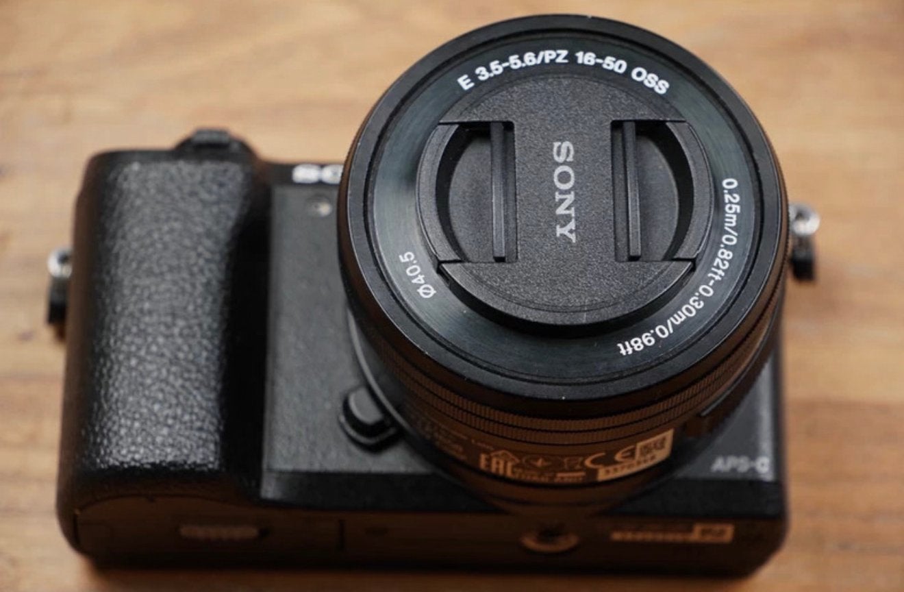 Sony a5100 Camera with 16-50mm Lens - €300, Audio, Tv en Foto, Ophalen, Zo goed als nieuw, Sony