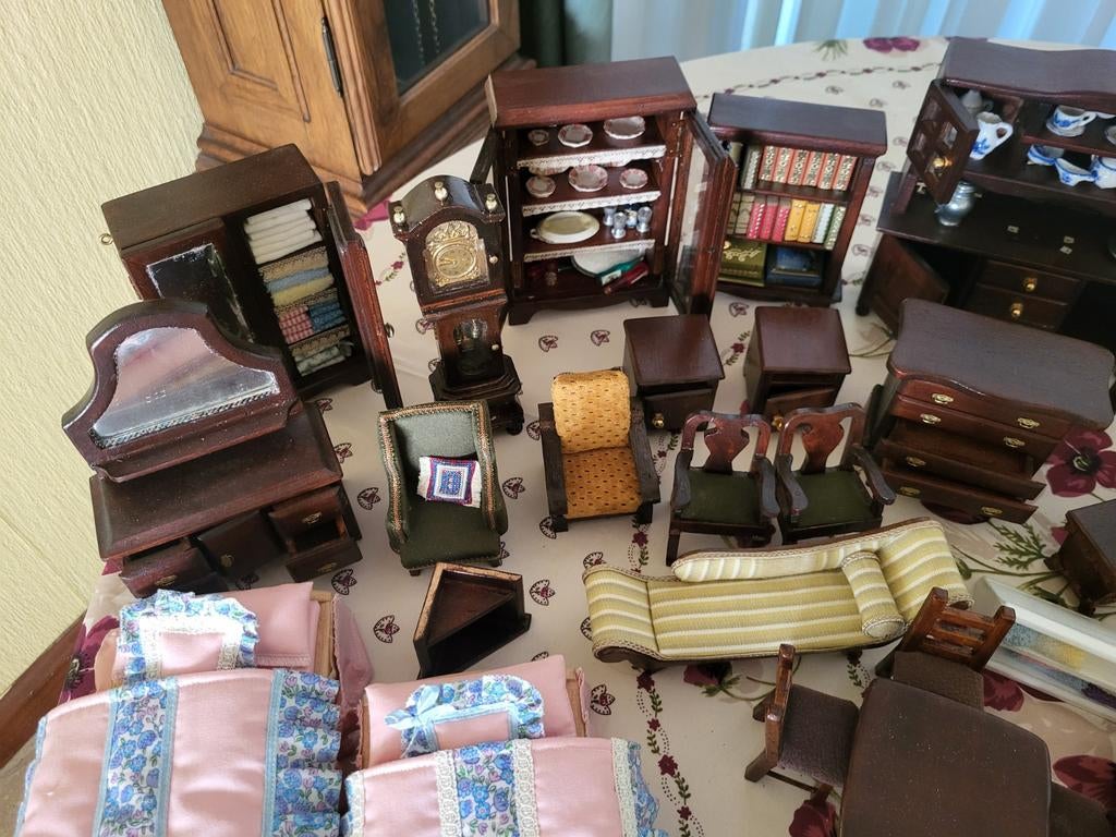 Grote collectie poppenhuis meubels en accessoires, Kinderen en Baby's, Speelgoed | Poppenhuizen, Ophalen