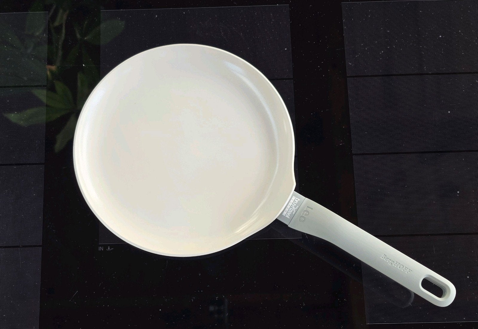 Bruynzeel Keukens Pannenkoekenpan - BergHOFF Leo 26cm, Pannenkoekenpan, Overige materialen, Nieuw, Ophalen of Verzenden