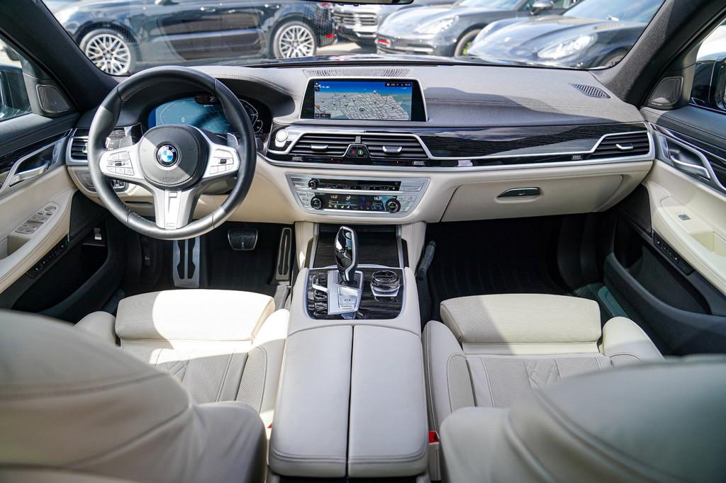 BMW 7-serie 745e High Executive | 360 Camera | Head Up Displ, Auto's, Automaat, Achterwielaandrijving, Gebruikt, Zwart