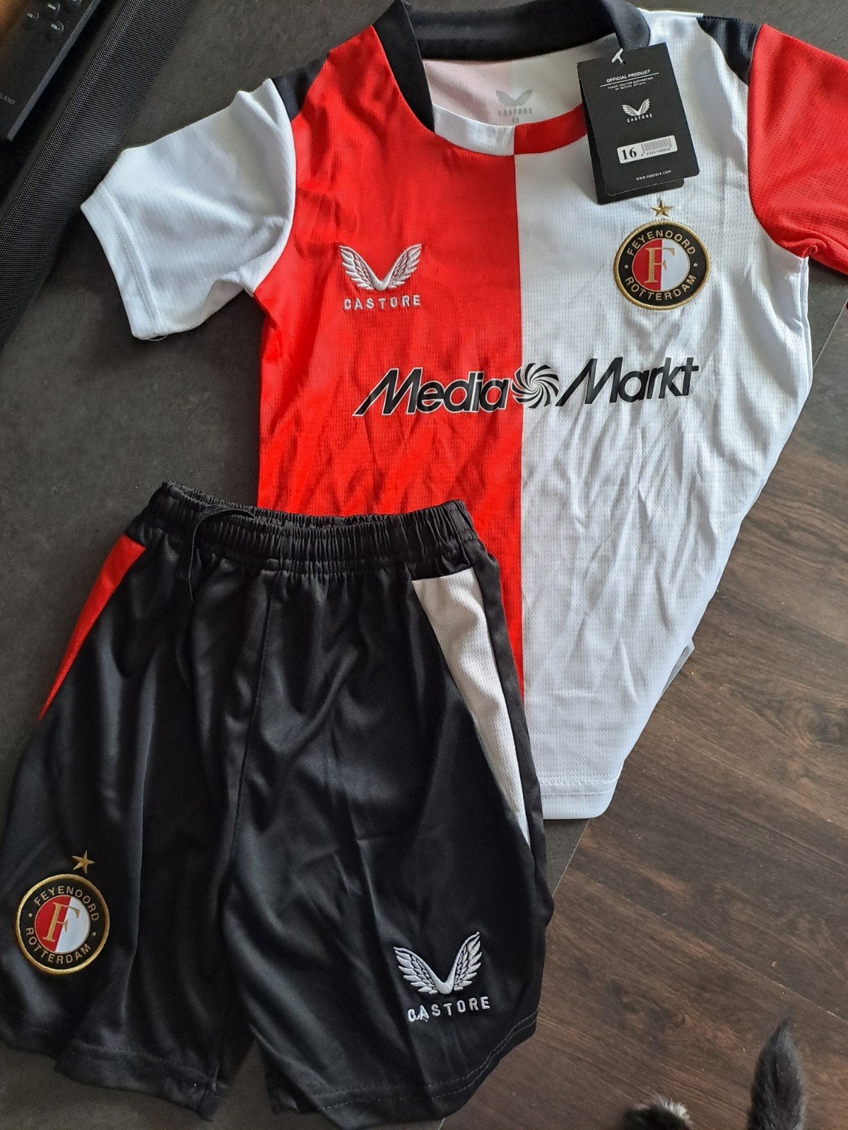 voetbal tenue feyenoord, Sport en Fitness, Maat XS of kleiner, Ophalen of Verzenden, Nieuw, Set