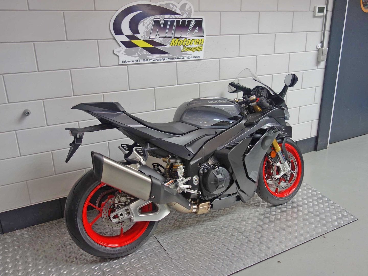 Aprilia RSV4, Motoren, Motoren | Aprilia, 1099 cc, 4 cilinders, Motorrijbewijs A, Bedrijf