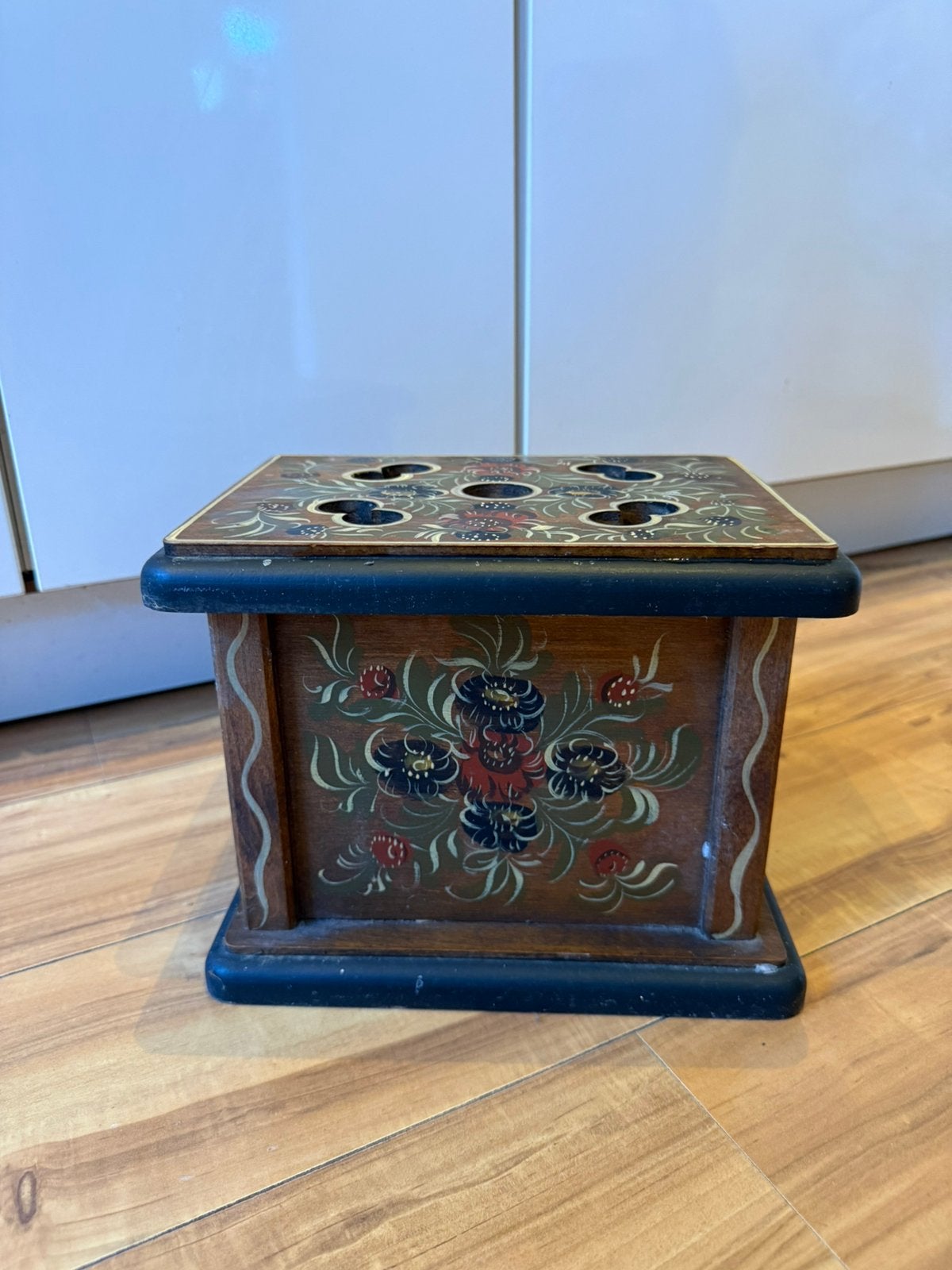 Originele Hindeloopen stoof, Ophalen