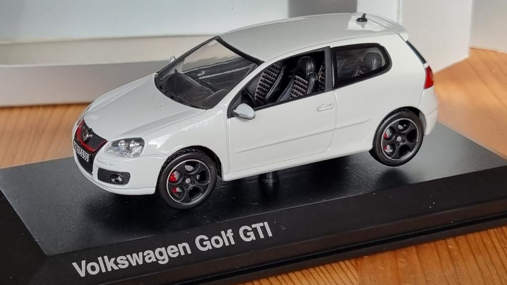 Norev Volkswagen Golf GTI wit 1/43, Ophalen of Verzenden, Nieuw, Auto, Norev