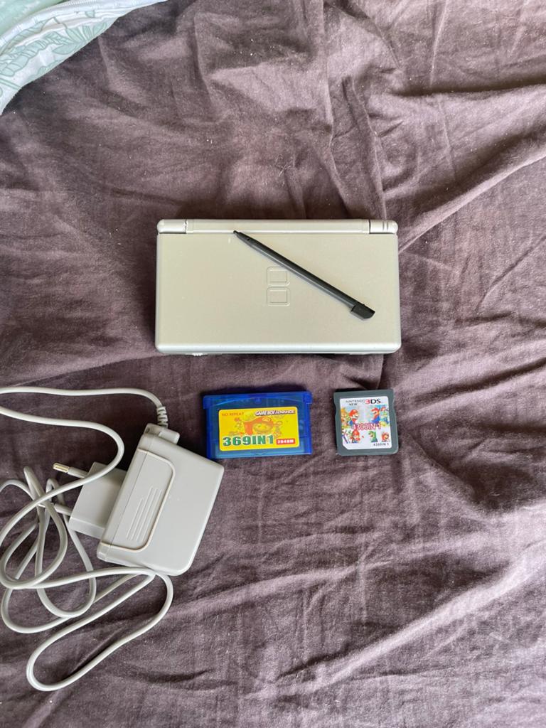 Nintendo ds lite, Spelcomputers en Games, Spelcomputers | Nintendo DS, Gebruikt, DS Lite, Overige kleuren, Ophalen of Verzenden