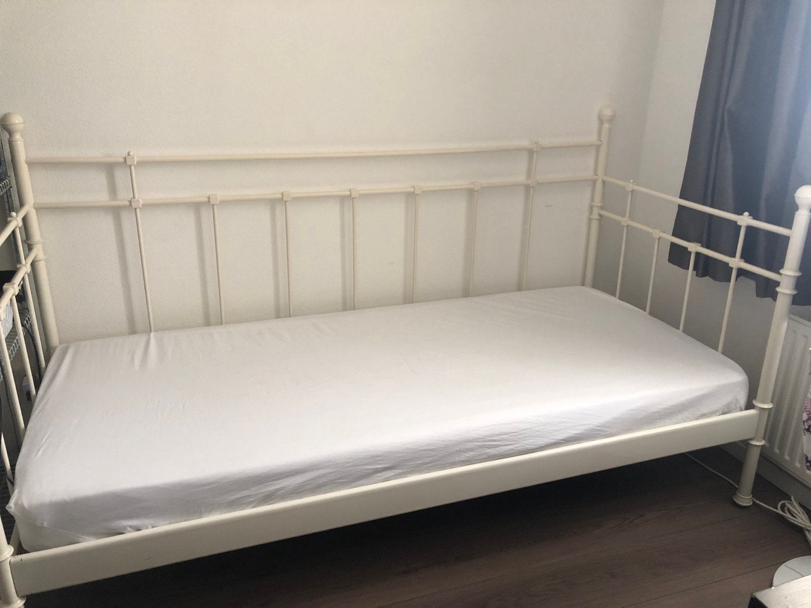 Ikea Tromsnes bed 90x200 Wit metalen incl. matras, Ophalen, Gebruikt, 90 cm, Eenpersoons