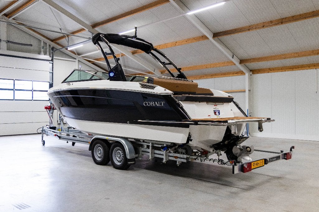 Cobalt R6 slechts 69 Uren BJ: 2023 in absolute nieuwstaat!, Ophalen, Met afstandsbediening, Binnenboordmotor, Zo goed als nieuw