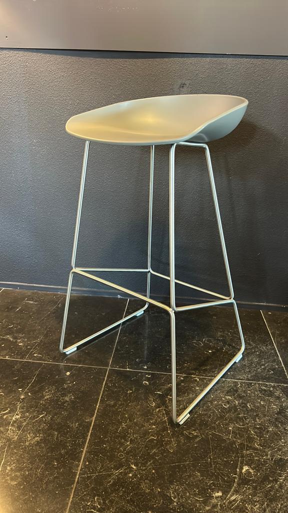 Hay AAS 38 barkruk, Huis en Inrichting, Barkrukken, 1 kruk, Ophalen, Nieuw, 60 tot 90 cm