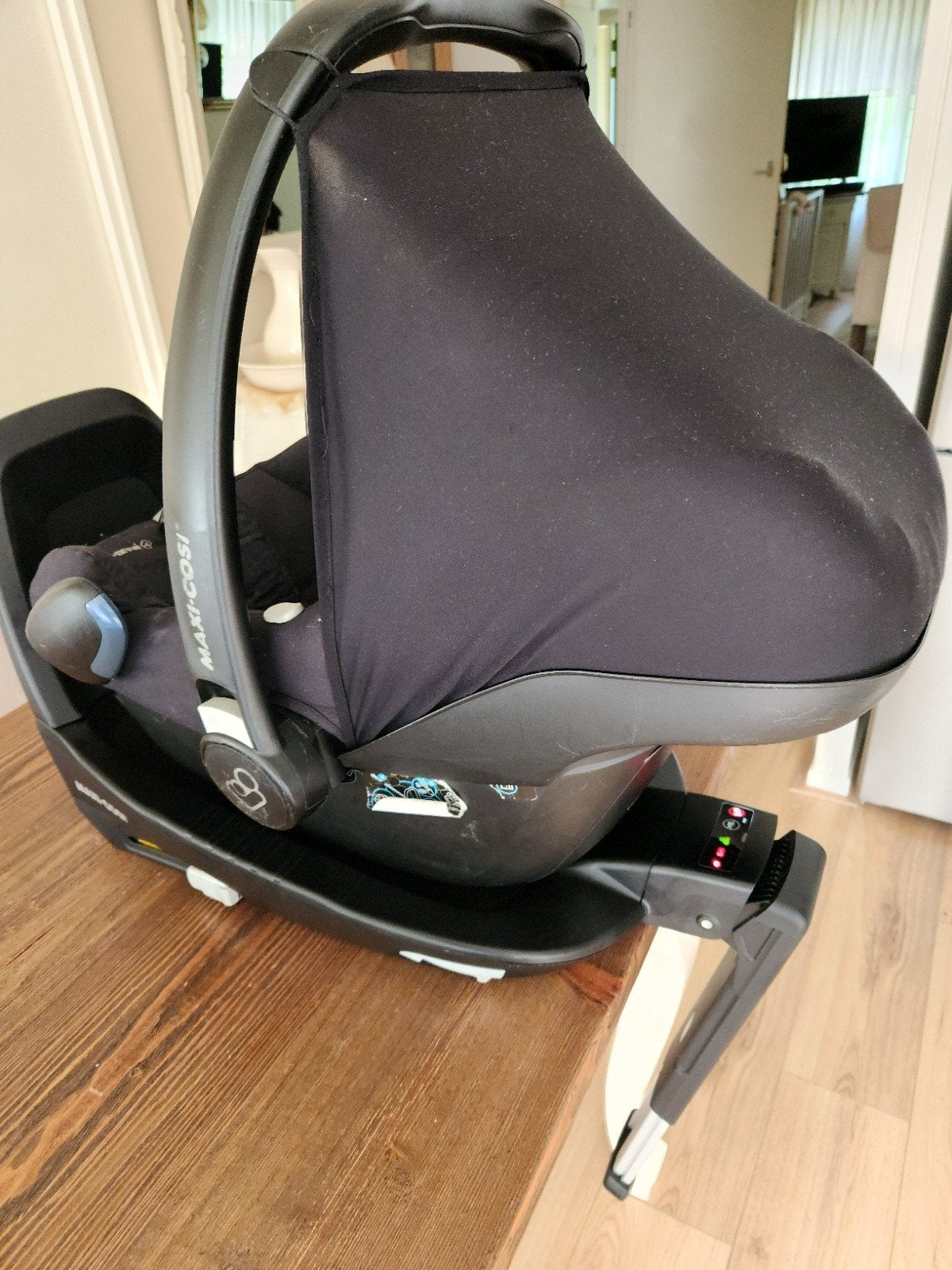 Zeer mooie Maxicosi met Familyfix3 i-size, Kinderen en Baby's, Autostoeltjes, Ophalen, Zo goed als nieuw, Isofix, 0 t/m 13 kg