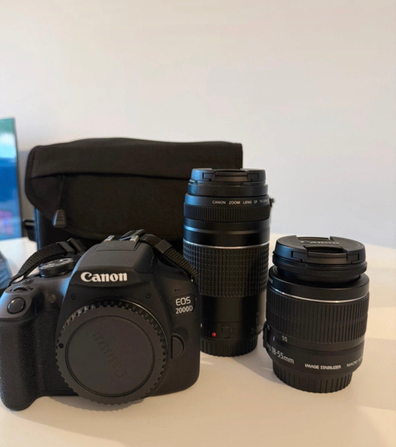Canon EOS 2000D + 2 Lenzen + Accessoires, Spiegelreflex, Canon, Ophalen of Verzenden, Zo goed als nieuw