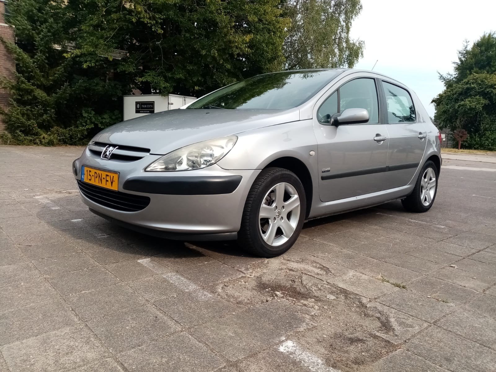 Peugeot 307 2.0 16V 5DR 2004 Grijs, Auto's, 136 pk, 625 kg, 4 cilinders, 1194 kg