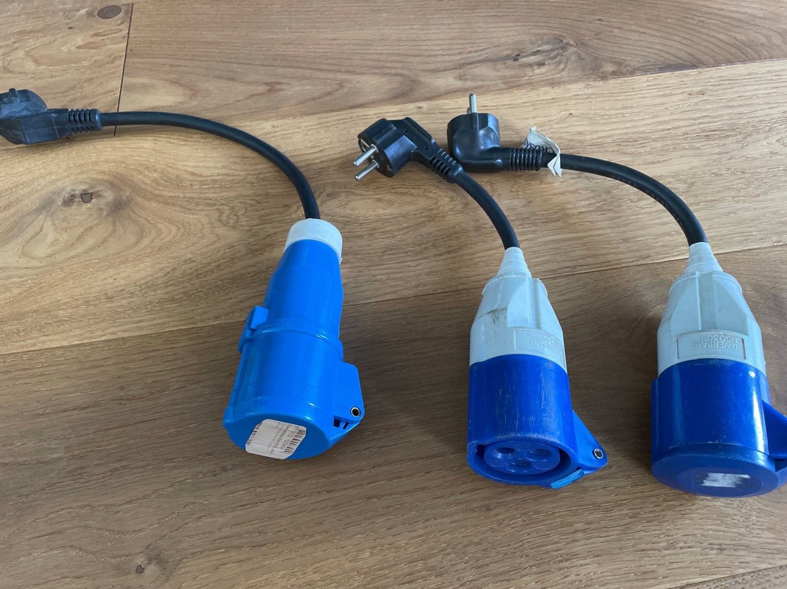 Ceeform naar Schuko verloopstekker - 3 stuks, Caravans en Kamperen, Ophalen of Verzenden, Gebruikt