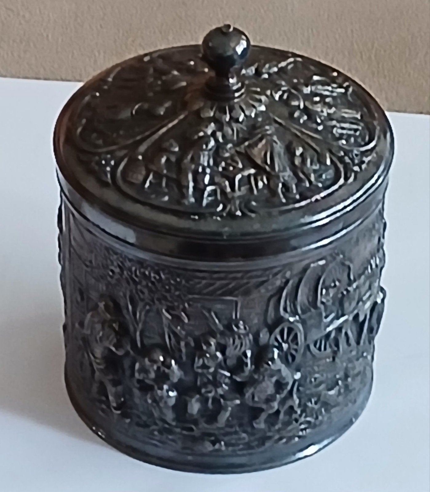 Zilveren theedoos met gedetailleerde reliëfs, Ophalen of Verzenden, Zilver