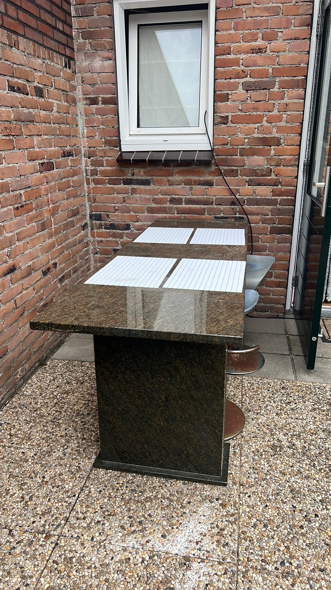 Granieten tuintafel met gratis barkrukken, Ophalen, Zo goed als nieuw, Rechthoekig, Overige materialen