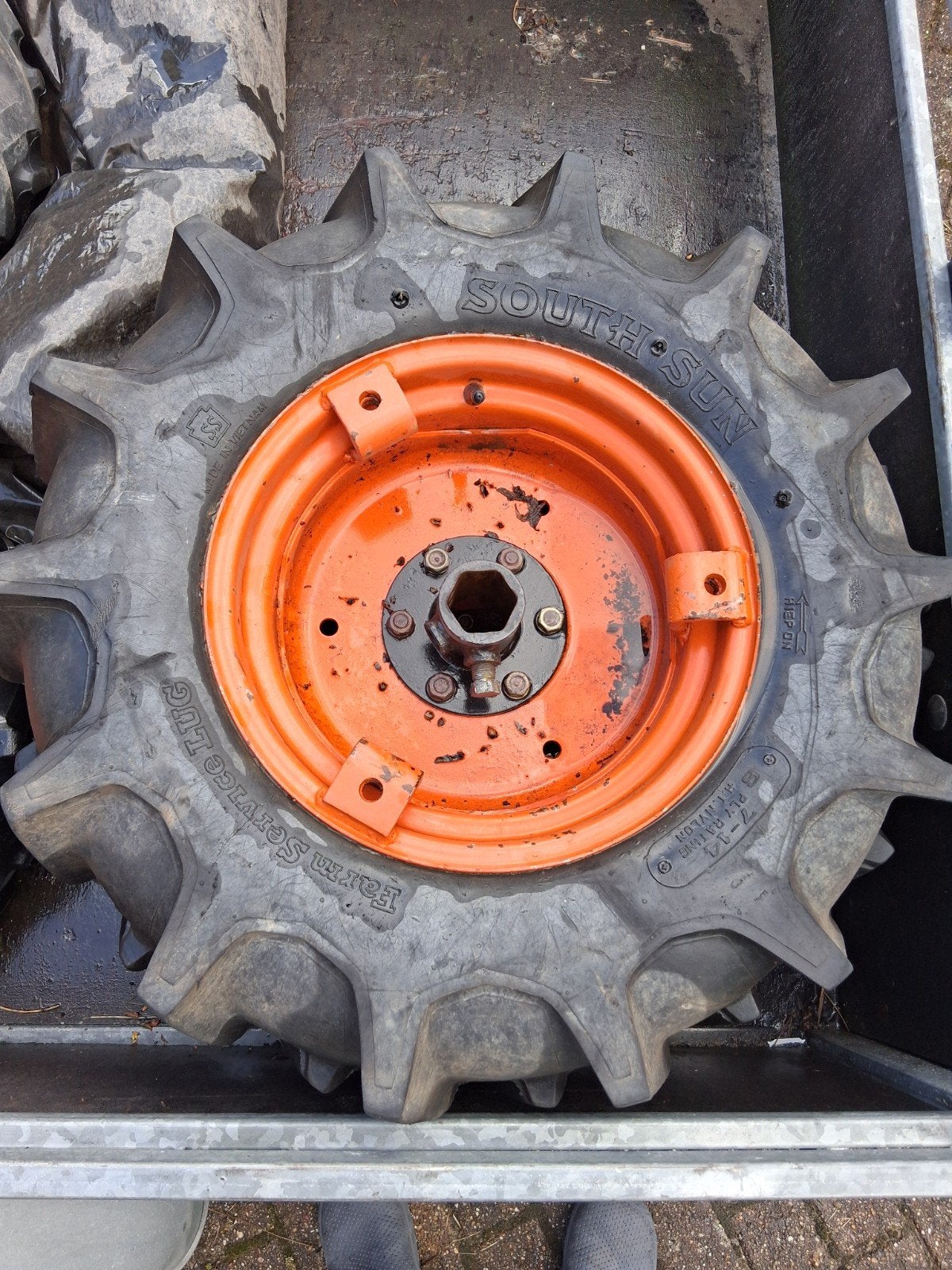 kubota  velgen met banden, Ophalen, Gebruikt