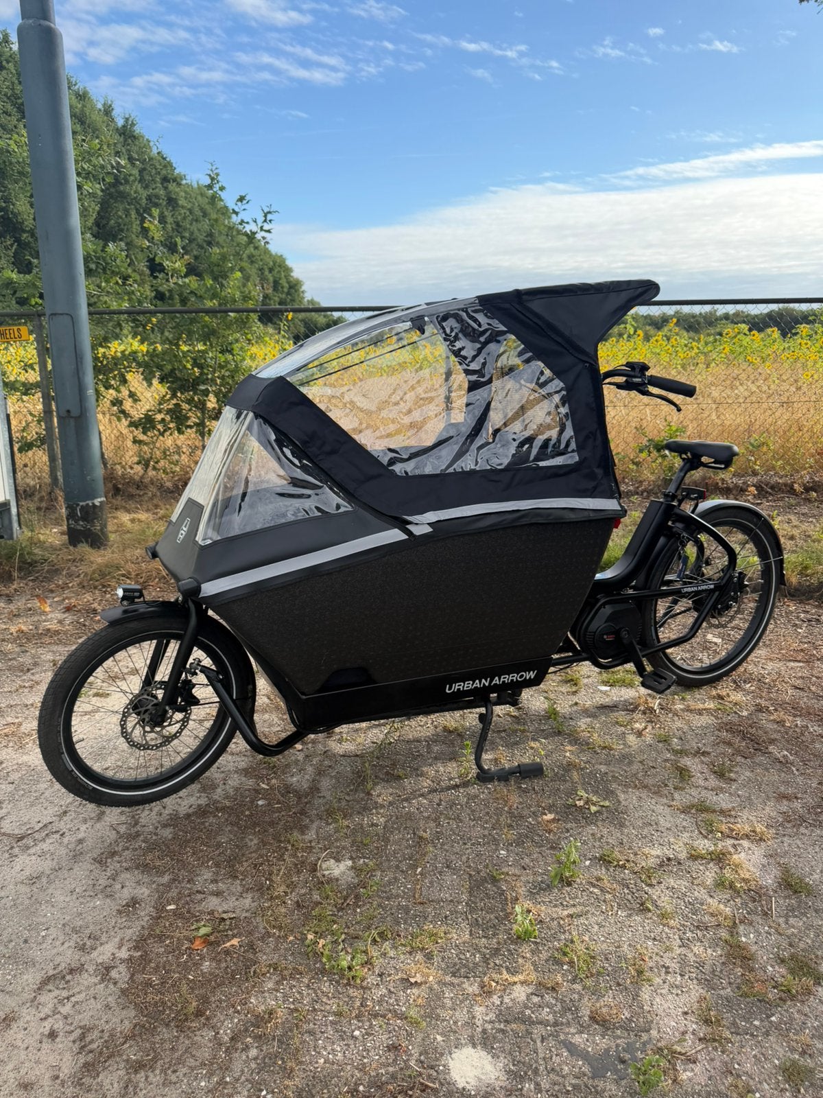 Urban Arrow Family nieuwstaat - 233KM - Performance - 2024, Fietsen en Brommers, Fietsen | Bakfietsen, 4 kinderen of meer, Huif