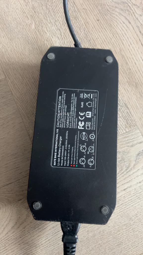 Mate Bike Internationale V5 Li-Ion Batterijlader, Ophalen of Verzenden, Zo goed als nieuw
