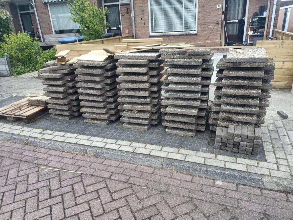 Grindtegels 60x30, sluitbanden en kleine stenen, Tuin en Terras, Gebruikt, Ophalen of Verzenden, 10 m² of meer, Grind
