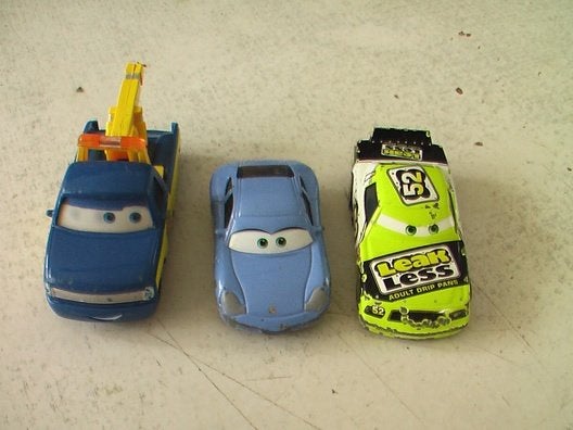Cars 3 auto's - Porsche Sally, takelwagen + Leak Less nr 52, Ophalen of Verzenden, Zo goed als nieuw