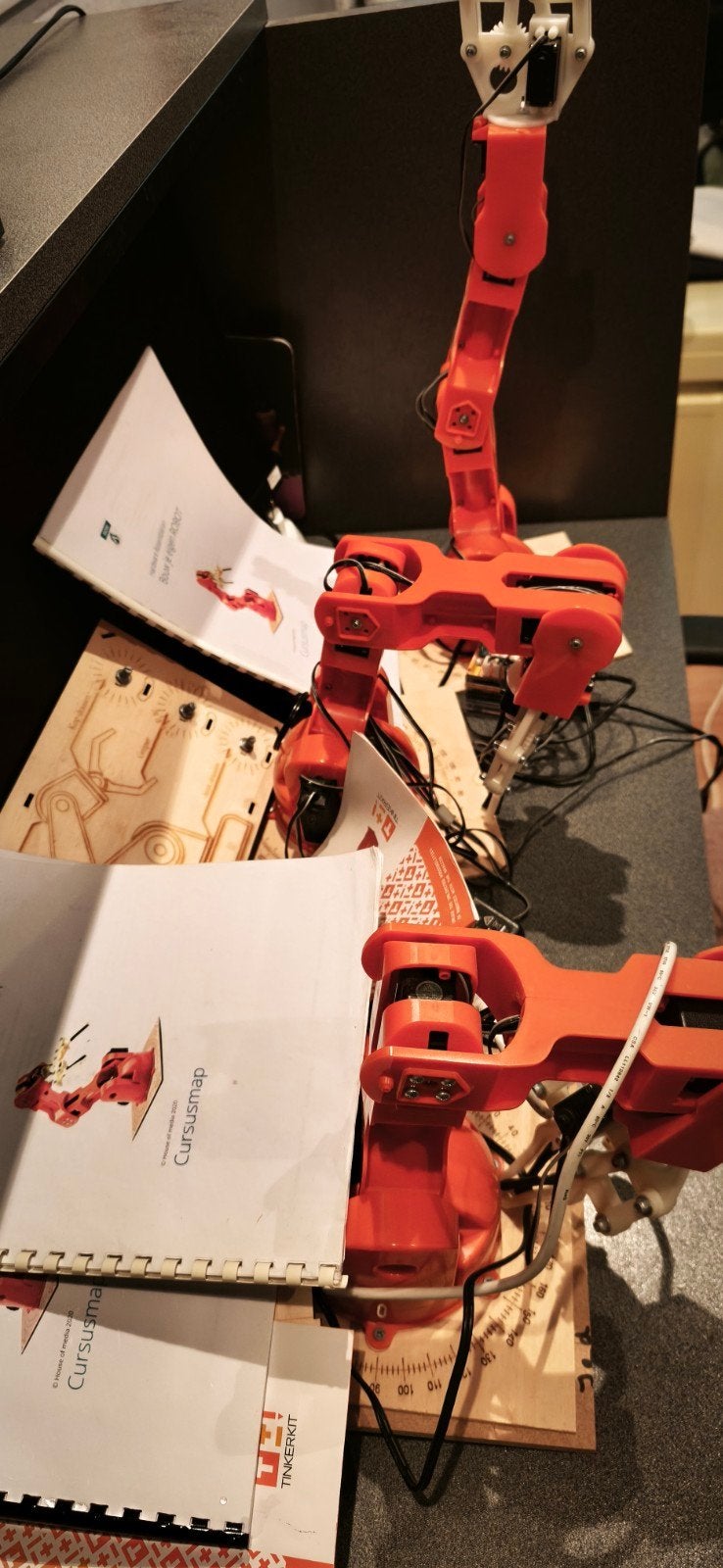 Arduino Robotarm TinkerKit Braccio Robotica, Ophalen of Verzenden, Zo goed als nieuw, Bouwen