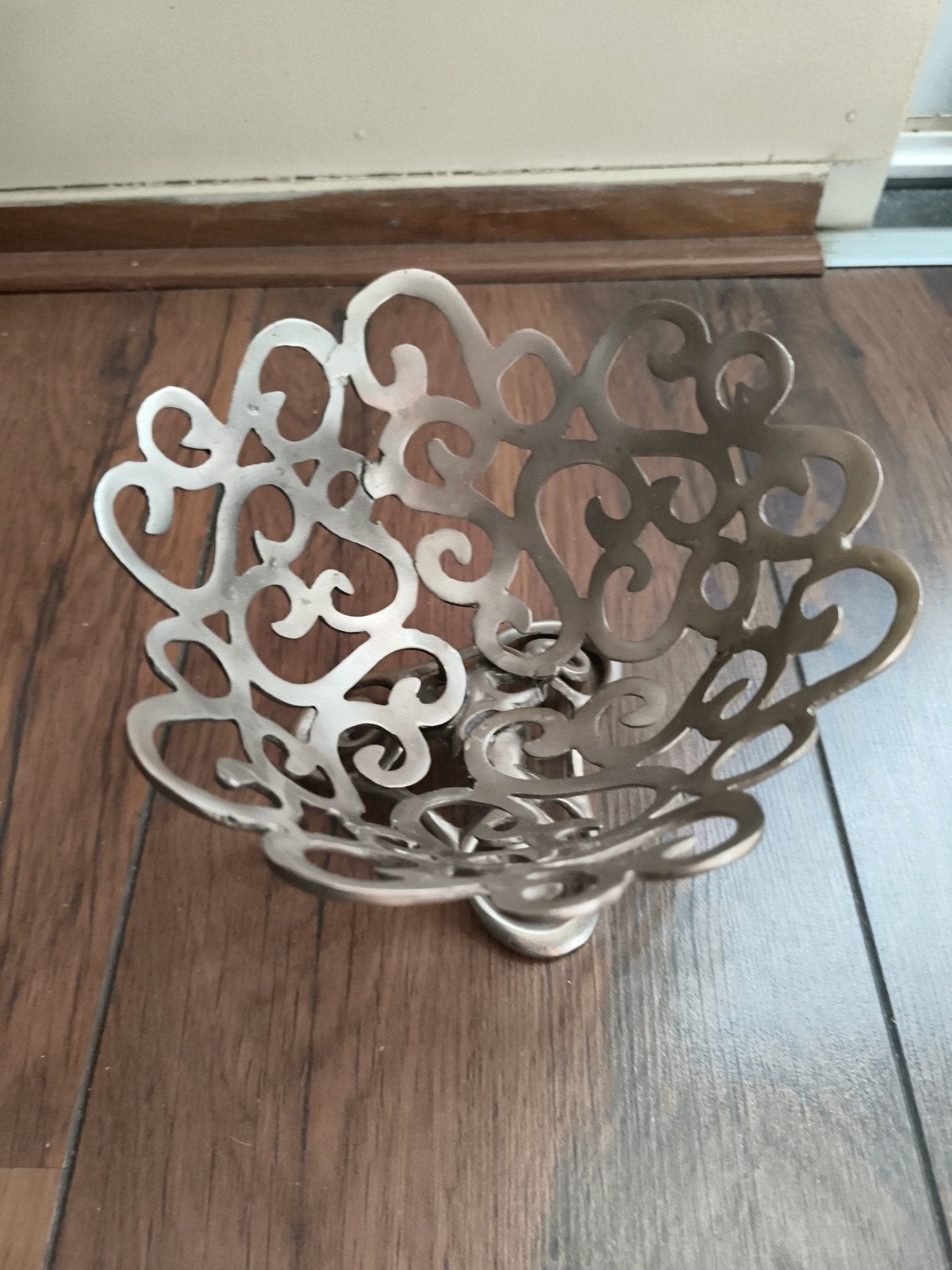 Decoratieve metalen schaal met sierlijk design, Antiek en Kunst, Antiek | Schalen, Ophalen