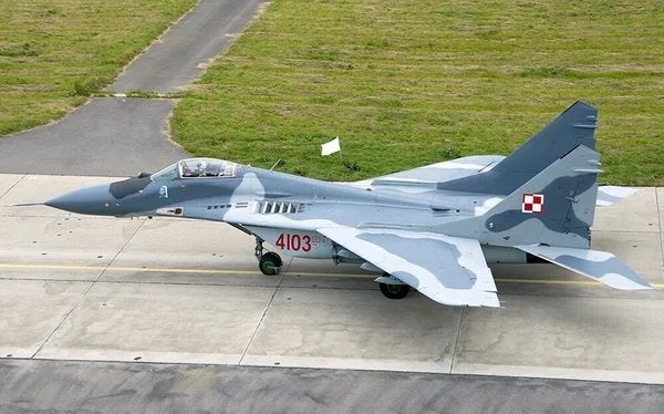 Hobby Master HA6516 | Mikoyan - Gurevich MIG-29 Fulcrum G, Ophalen, Schaalmodel, Nieuw, Pilot Station