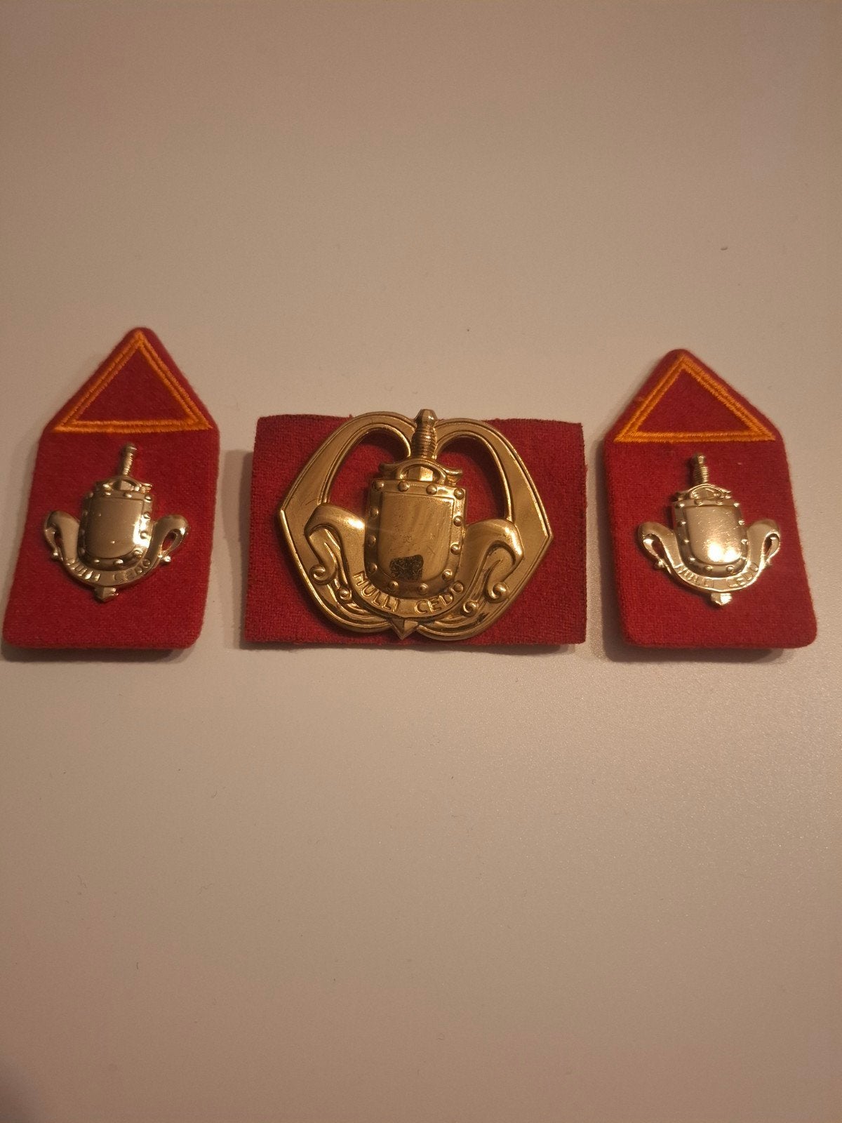 infanterie, Set van 3 militaire emblemen - Landmacht, Ophalen of Verzenden, Landmacht, Nederland, Embleem of Badge