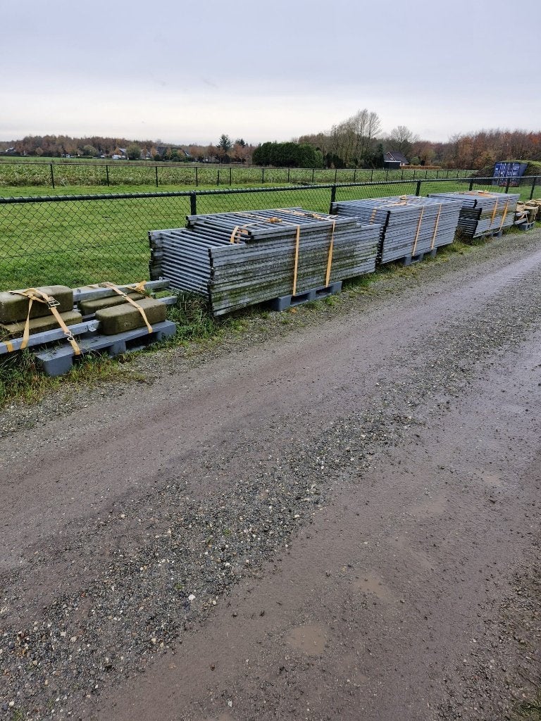 Hekwerk_Spijlen- verzinkt- 1.0 m hoog (Tot. ca. 170 m), Ophalen, Gebruikt, IJzer, Spijlenhekwerk
