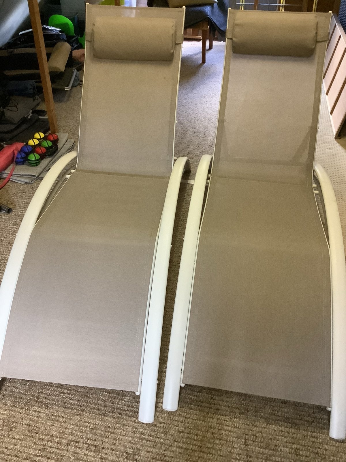 Twee mooie verstelbare en stapelbare ligstoelen, per stel, Tuin en Terras, Ophalen, Gebruikt, Textileen, Verstelbaar