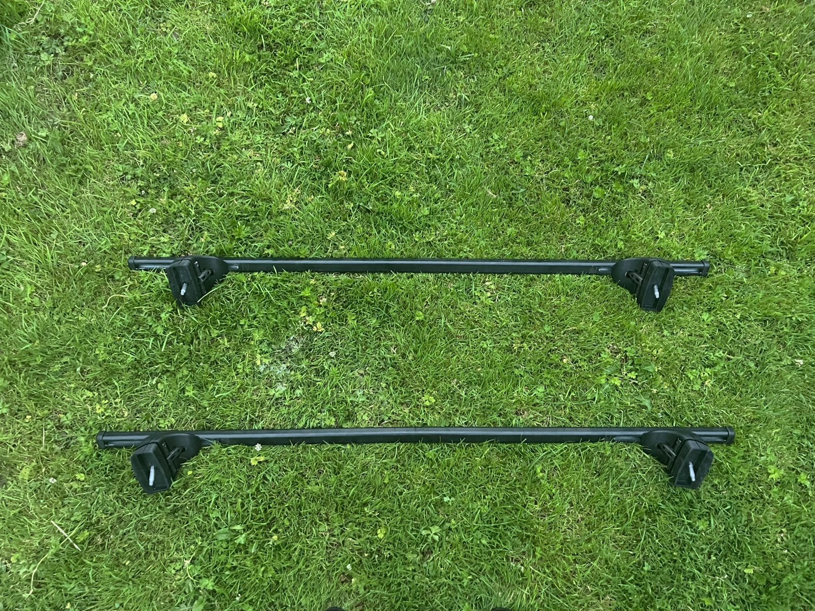 Thule dakdragers extra breed Toyota Avensis ‘09-‘15., Auto diversen, Dakdragers, Zo goed als nieuw, Ophalen of Verzenden