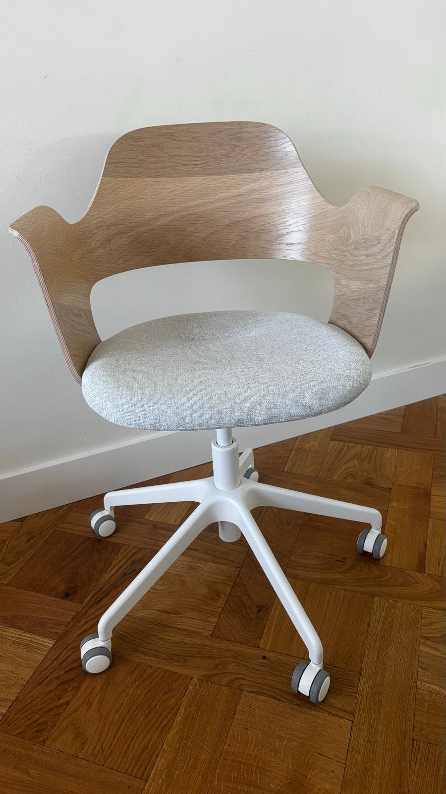 IKEA FJÄLLBERGET bureaustoel - wit/beige, eikenfineer, Huis en Inrichting, Ophalen, Zo goed als nieuw, Wit, Bureaustoel