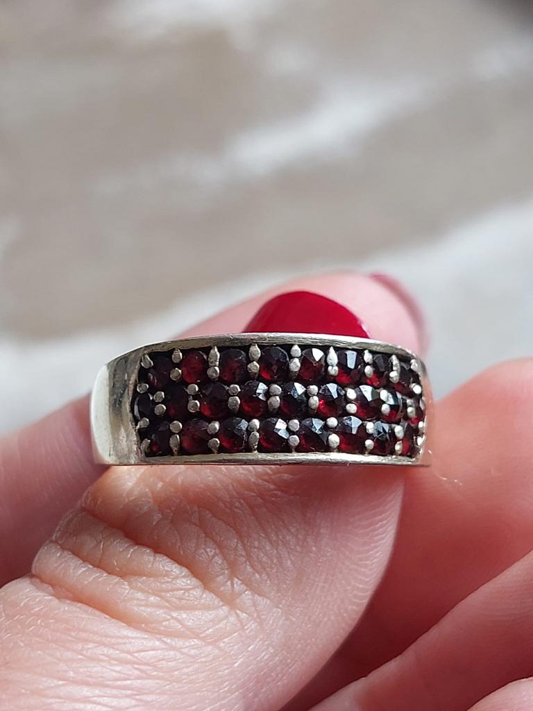 Verguld zilveren ring met Boheemse Granaten, Sieraden, Tassen en Uiterlijk, Ringen, 19 tot 20, Ophalen of Verzenden, Zo goed als nieuw